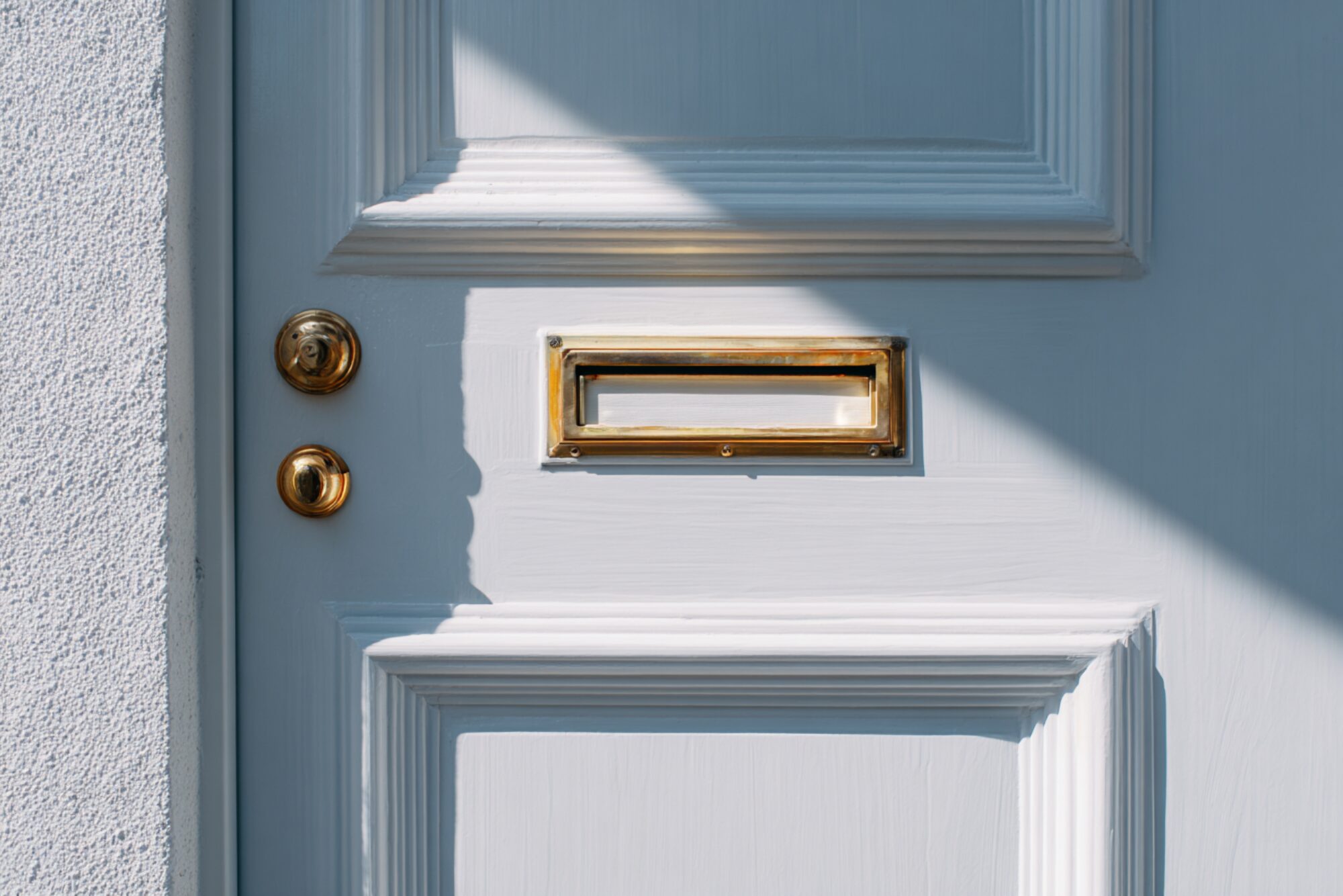 U2431845745 Frontal detail of a mail slot in a beautiful whit 10e0ccaa a09a 4236 8597 3f18f908ccf1 0